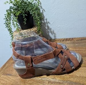 MERRELL J22010 Revalli Cross Women's Tortoise Shell Suede Strappy Sandals Size 6